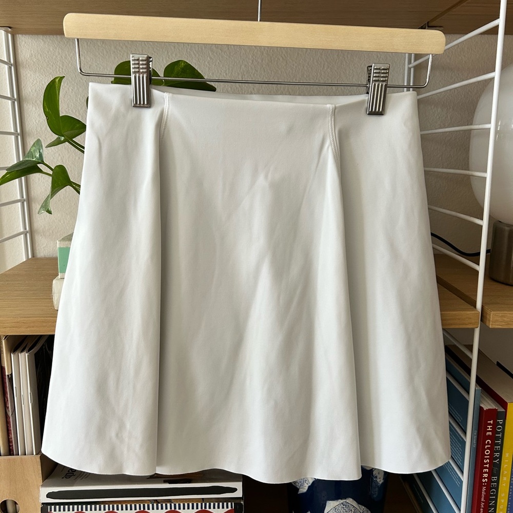 Spanx 14” Long Skort with Mid-Tummy Compression Vivid White Small - Picture 3 of 5